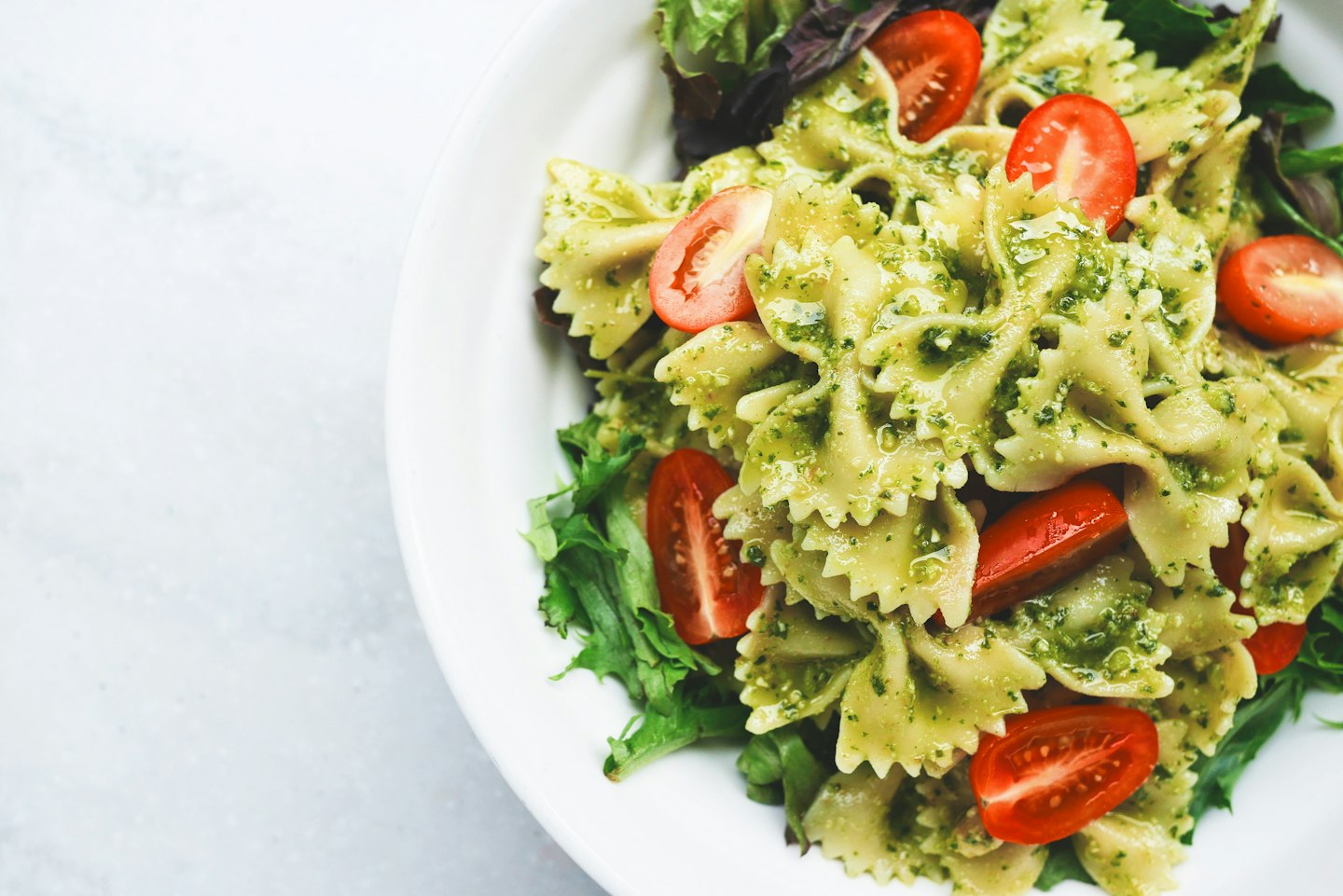 Massa fresca com pesto e ervas verdes